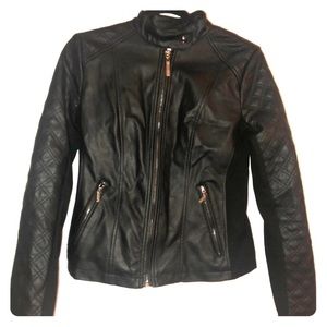 FLATTERING BLACK LEATHER JACKET